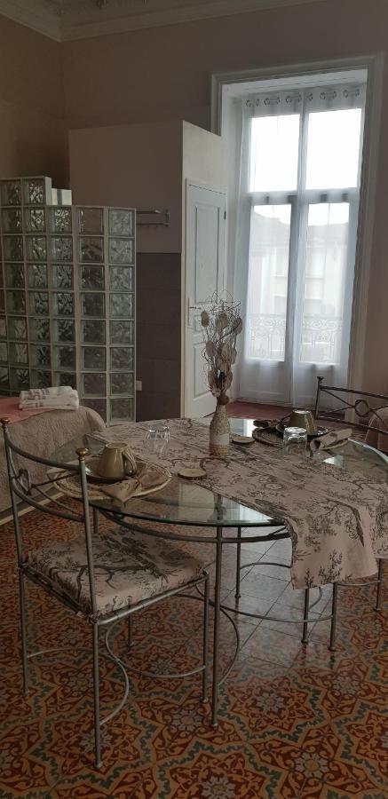 Chez Dedou Et Madou Bed and Breakfast Florensac Buitenkant foto
